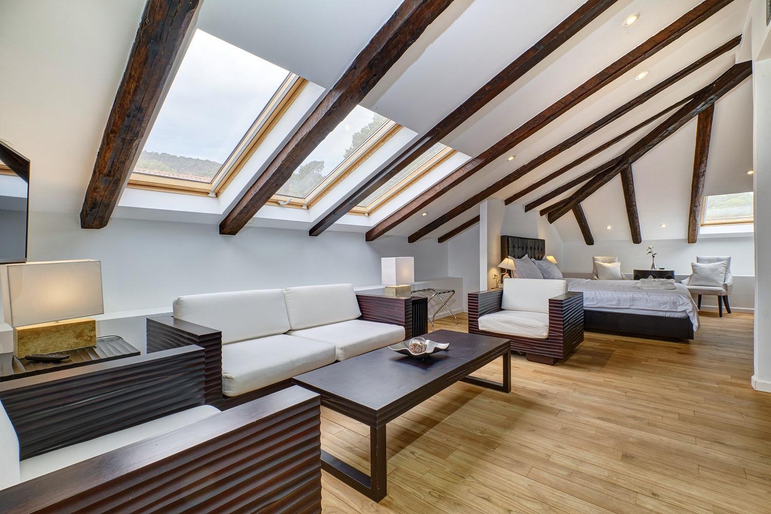 Dolphin House - Serviced Apartments