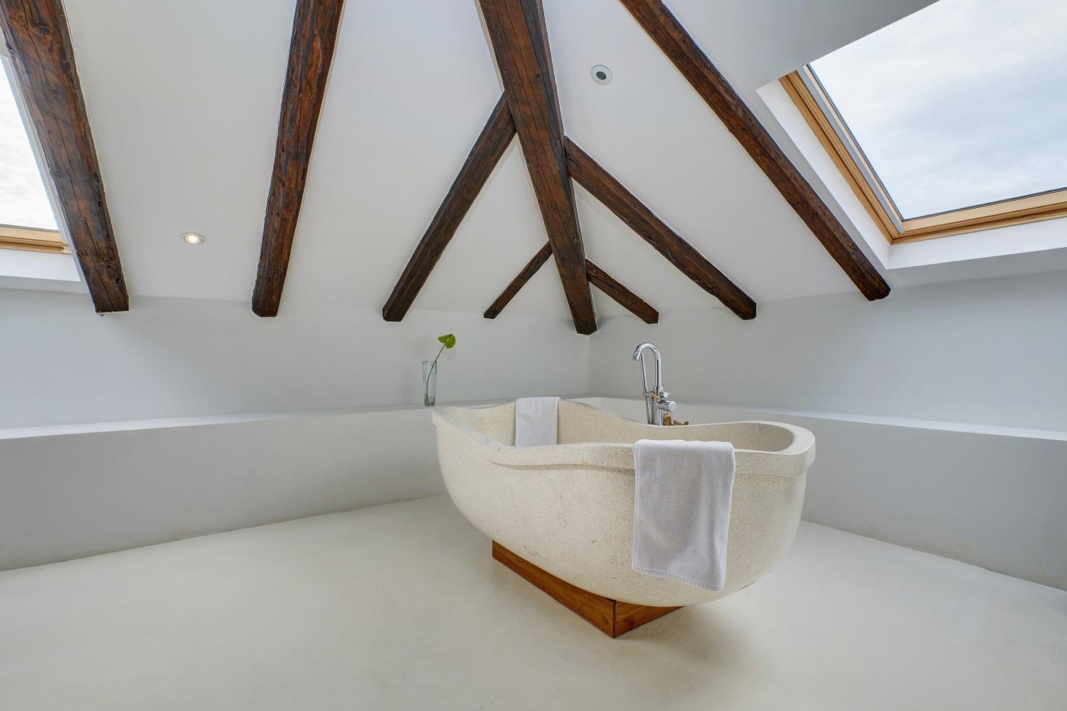 Dolphin House - Serviced Apartments