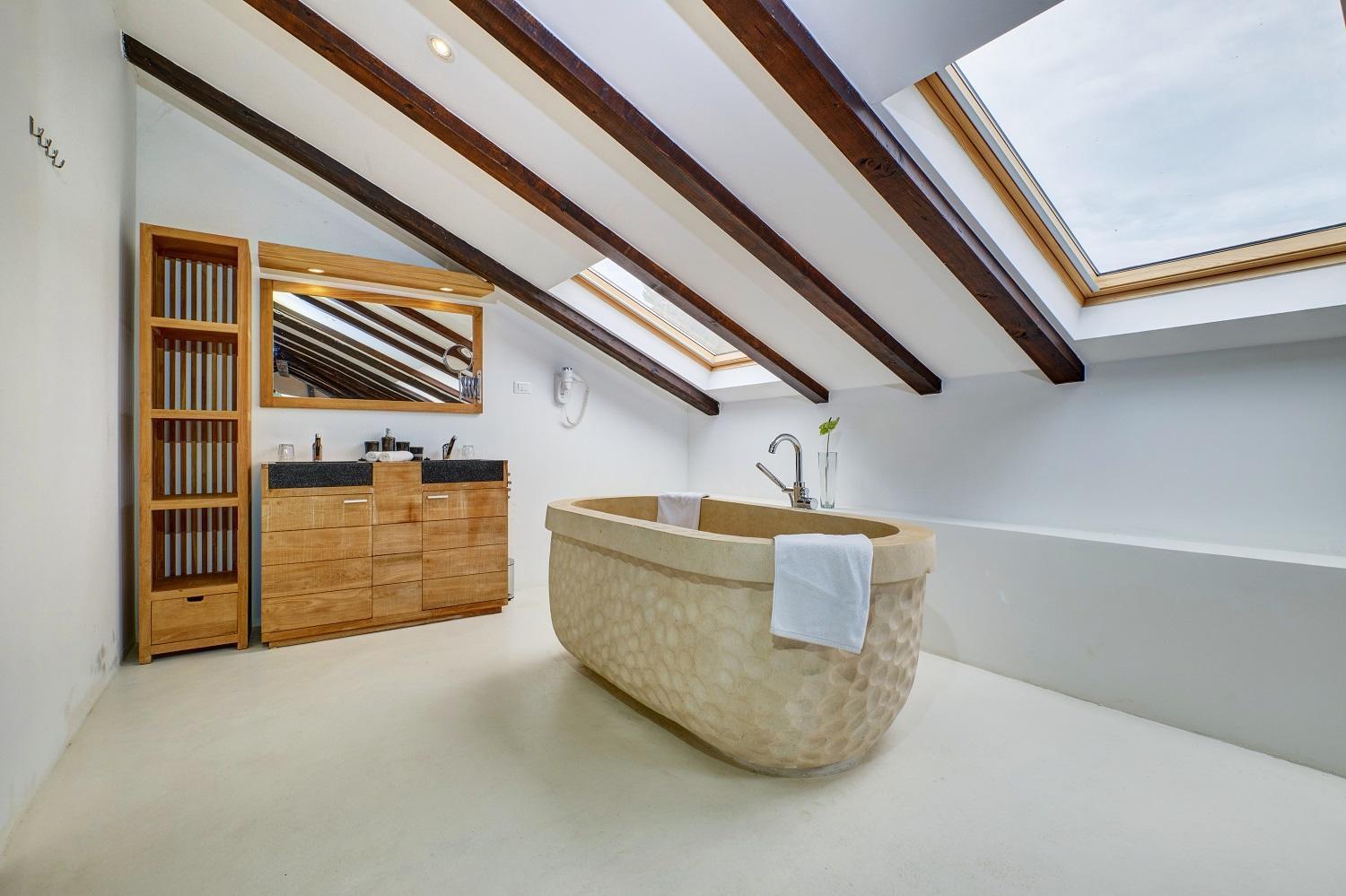 Dolphin House - Serviced Apartments