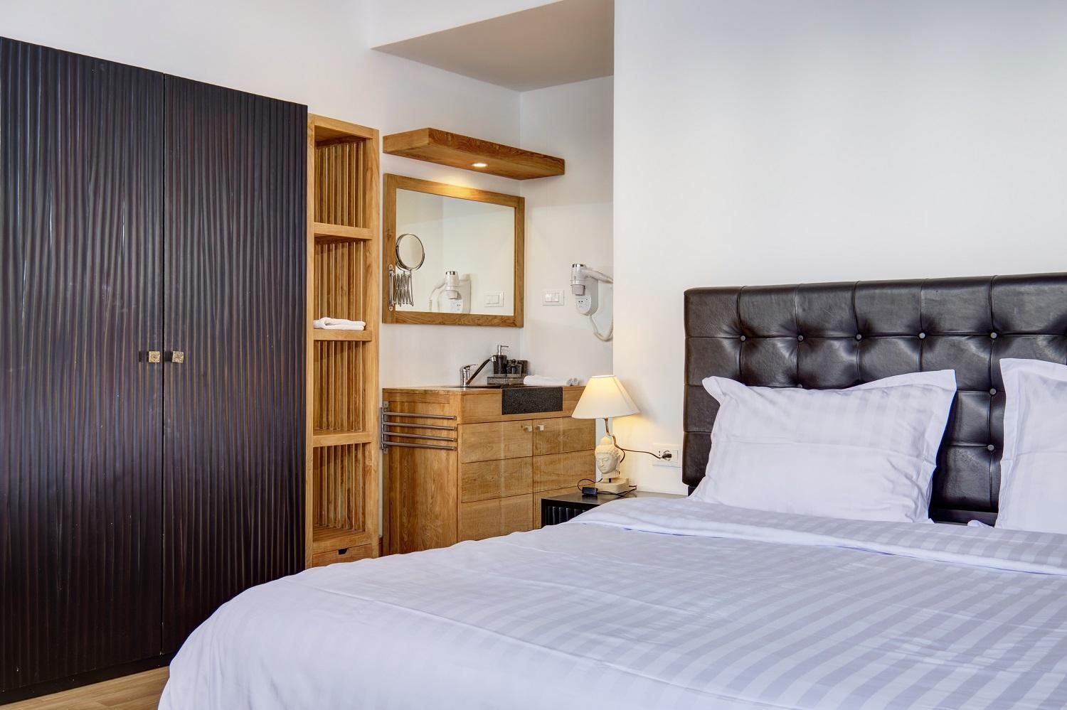 Dolphin House - Serviced Apartments